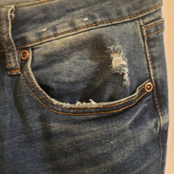 Urban Heritage UH Denim Dark Faded Distressed Ripped Jeans Woman Size 28 NWOT - Picture 9 of 15